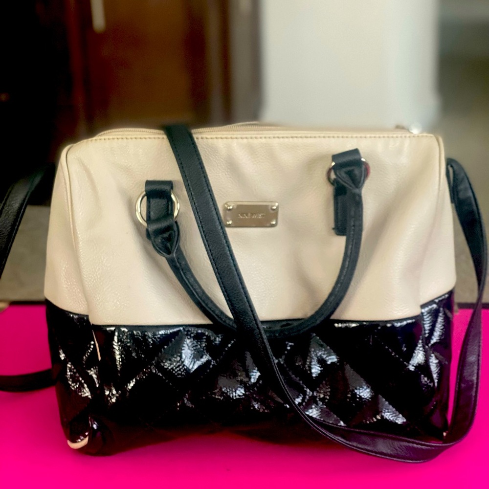 nine west shoulder bag